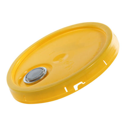 Picture of Yellow HDPE Tear Tab Cover w/ Rieke Spout for 3.5 - 6 Gallon Pails